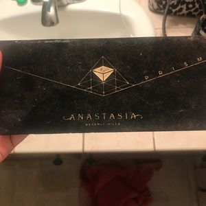 Anastasia Beverly Hills Prism Palette